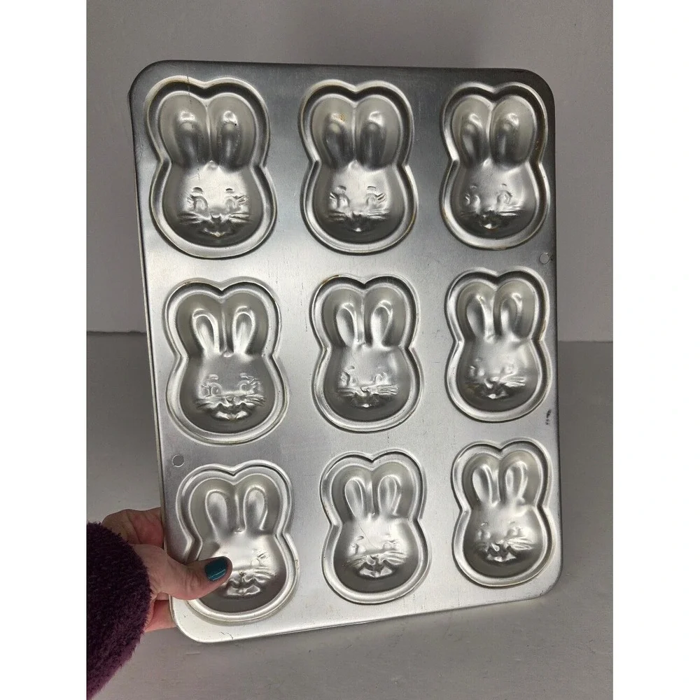 Wilton‎ Easter Bunny Heads Shaped Muffin Cookie Brownie Cake Pan 1996 Vintage